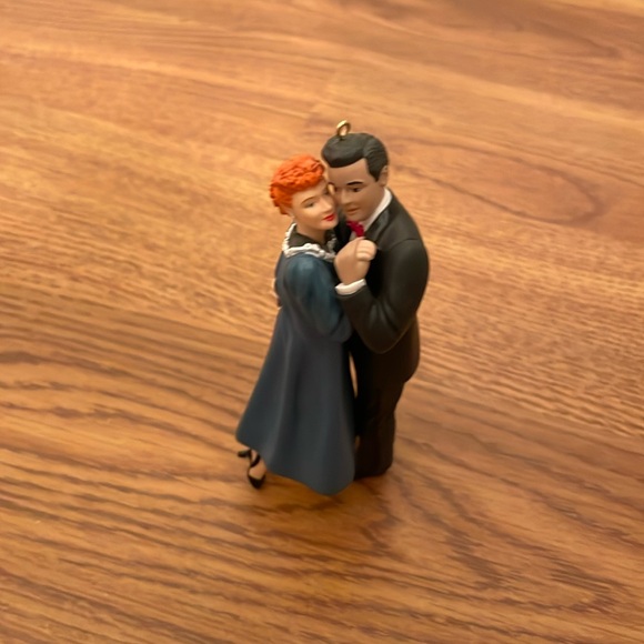 I Love Lucy- 2000 Hallmark Christmas Ornament - Dancing with Desi - Picture 2 of 8